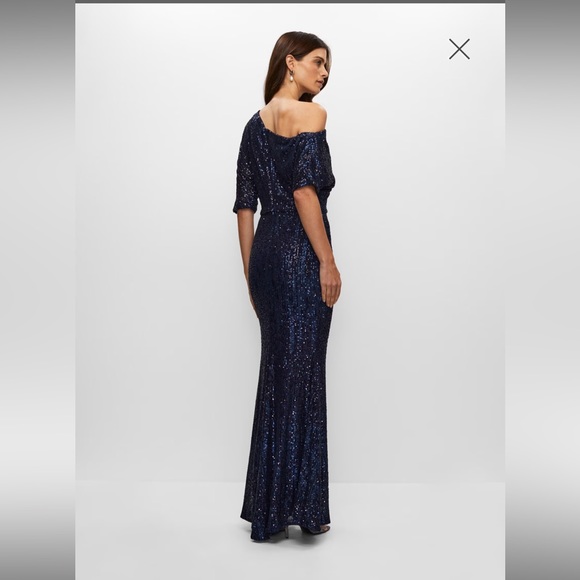 Off shoulder sequin gown - Picture 3 of 5